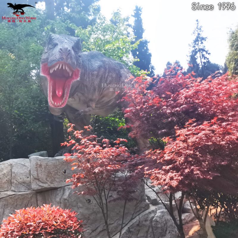 Animatronic Realistic T-Rex Dinosaur In Theme Park (2)