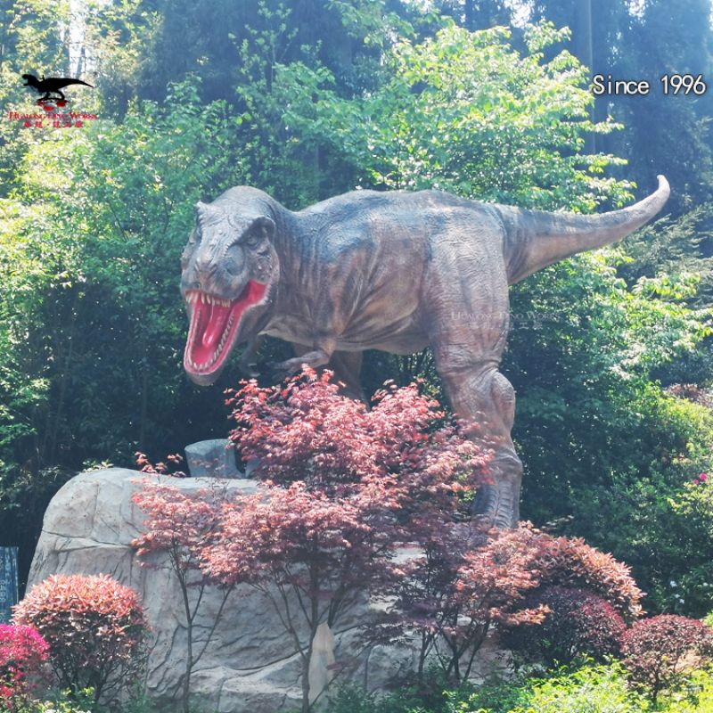 Animatronic Realistic T-Rex Dinosaur In Theme Park (4)