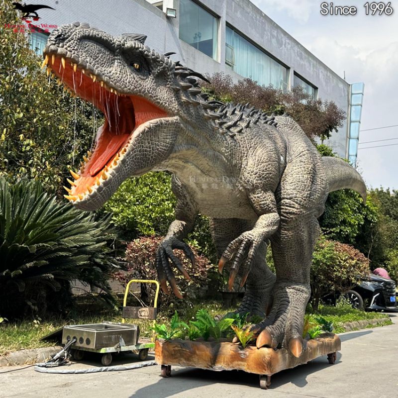 Animatronic Realistic Tyrannosaurus Indominus In Dinosaur Theme Park (2)