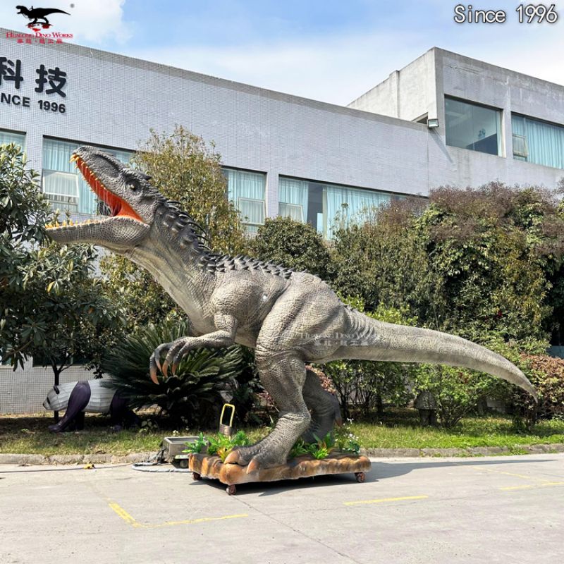 Animatronic Realistic Tyrannosaurus Indominus In Dinosaur Theme Park (4)